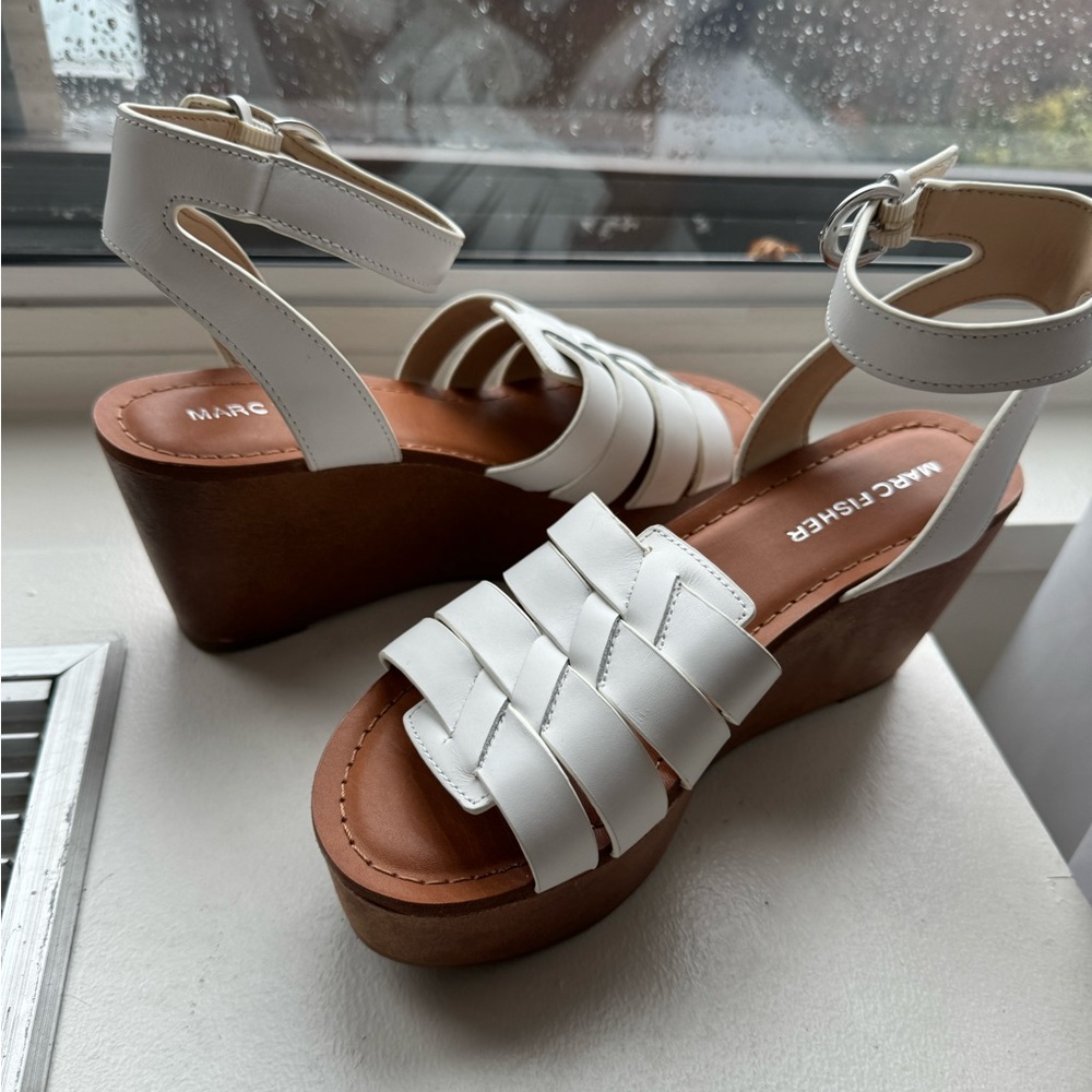 Marc Fisher Women’s size 6 wedge / espadrille. NEW!